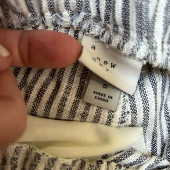 *FREE with Purchase* Linen like striped ankle pants - Picture 2 of 3